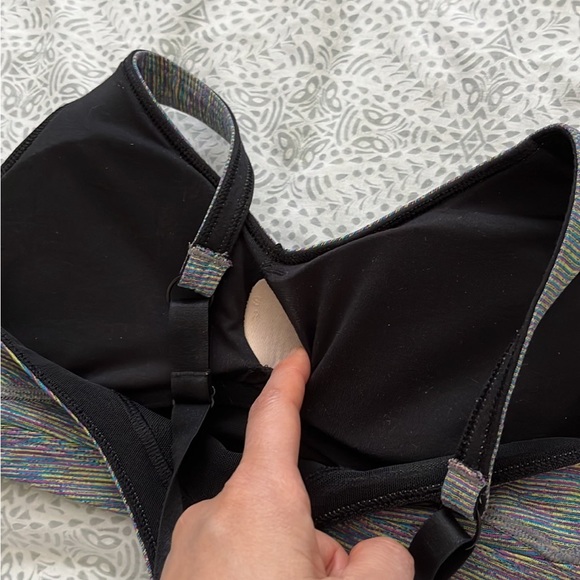 🍀FREE when bundle🍀 Lucy Activewear Sports Bra multi color - Picture 4 of 9